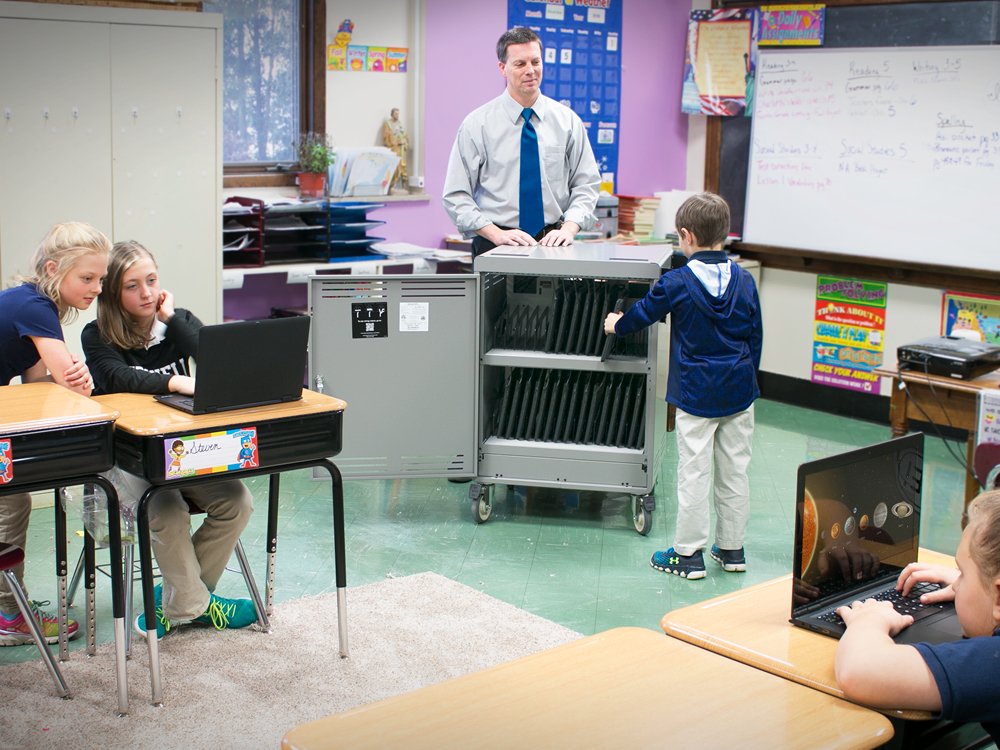 Spectrum Connect30 Chromebook Cart - Power eLogix w/Trays w/Handle  55473-CB3
